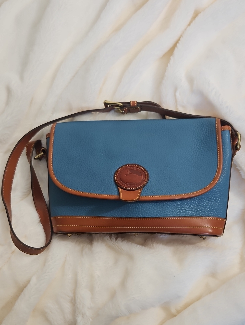 Vintage Dooney & Bourke East West Shoulder Bag Blue Pebbled Leather Tan Trim R17